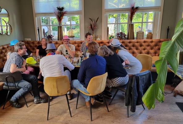 teambuilding-teamuitje-muziekquiz-pubquiz-op-eigen-locatie-bedrijfsuitjequiznl