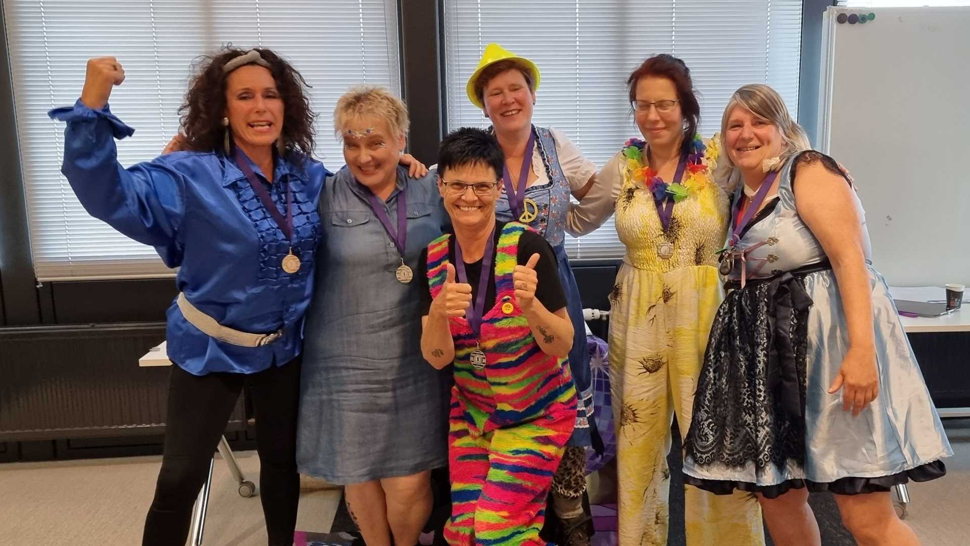 Het foute uur-teambuilding-bedrijfsuijte